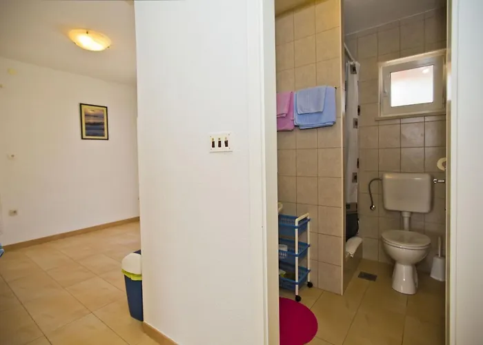 Apartman With Parking Space Hvar - 25169