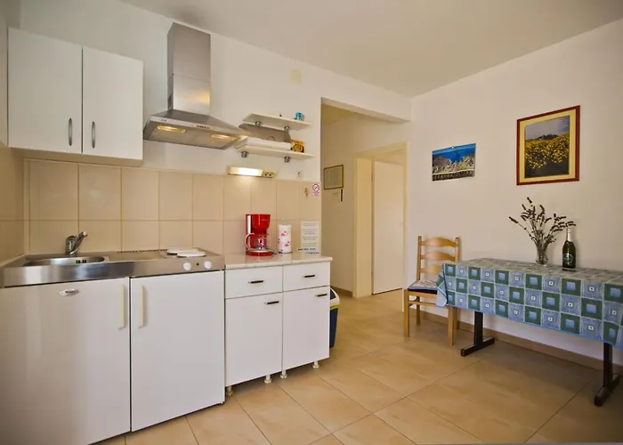 Apartman With Parking Space Hvar - 25169