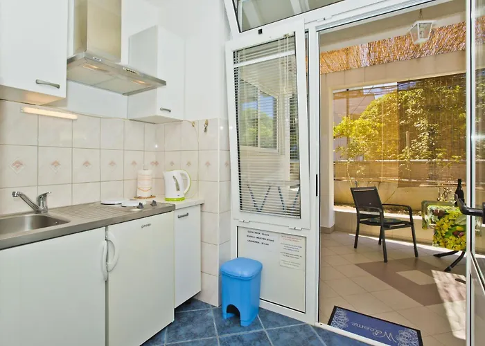 Apartman With Parking Space Hvar - 25169 *