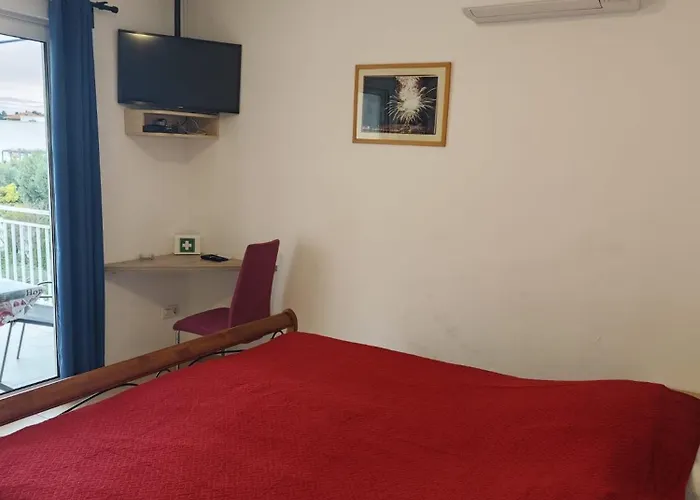 With Parking Space Hvar - 25169 Apartman Hvar Town